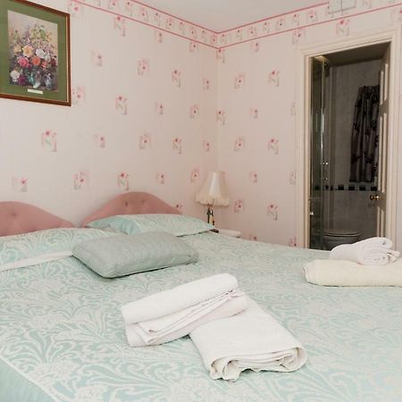 Birtley House Guest House B&B เทลฟอร์ด ภายนอก รูปภาพ